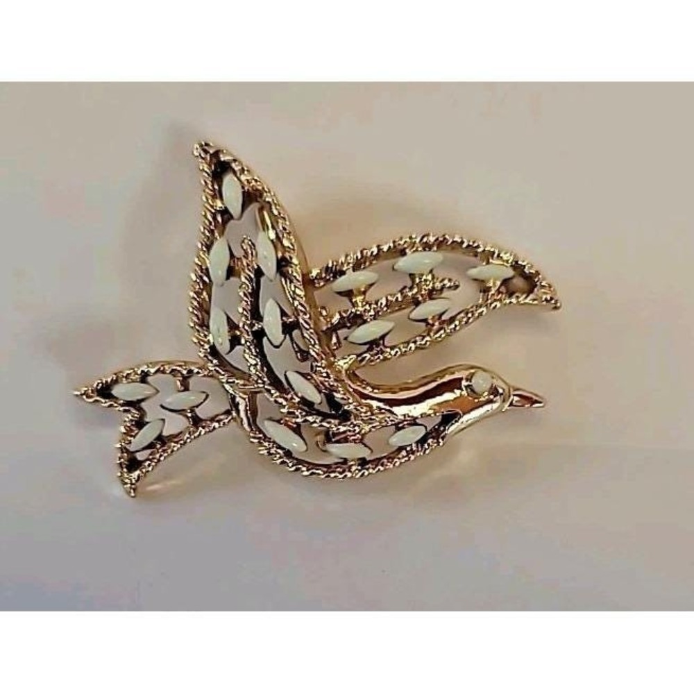 VINTAGE‎ GERRY'S Flying Bird Dove Goldtone Brooch Pin Pendant Signed White Beads